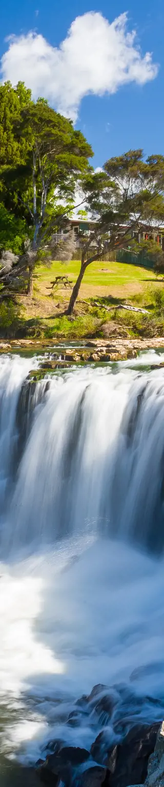 Haruru Falls - Wassergetöse aus 5m Höhe